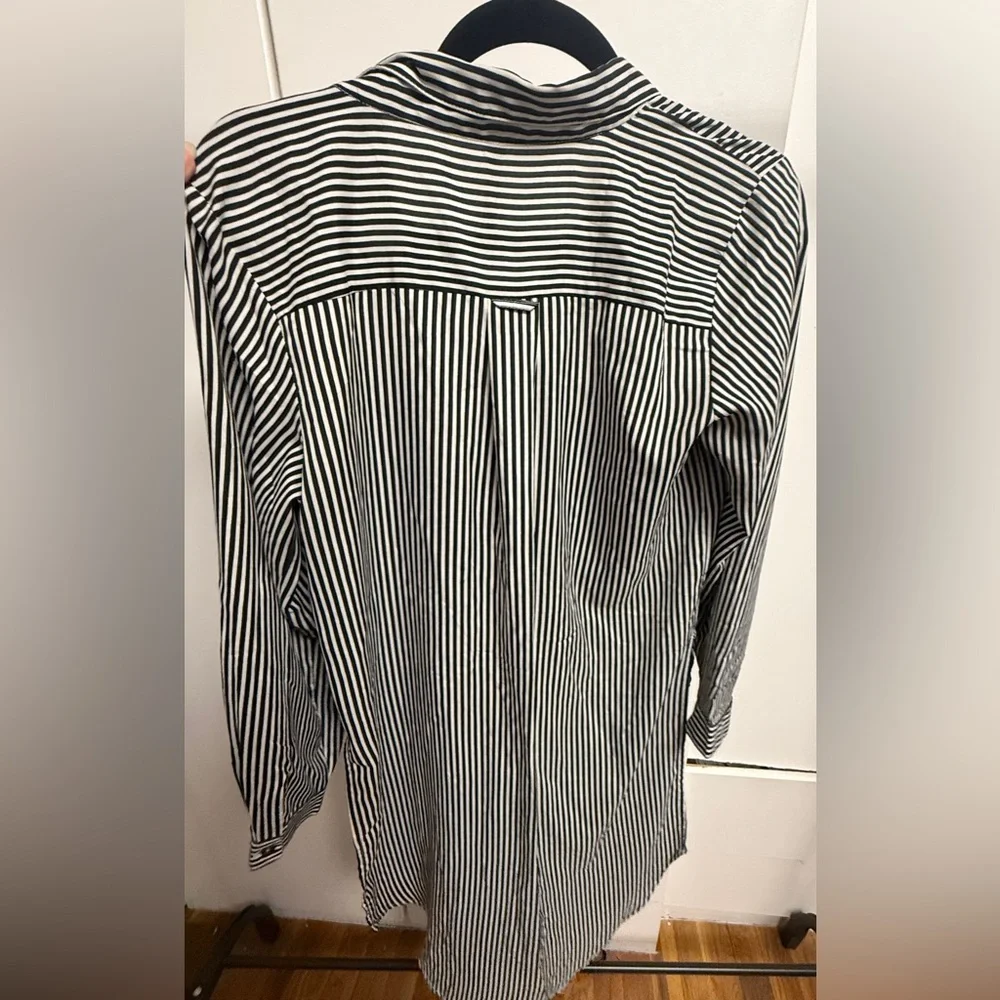 True Destiny Black and White Vertical Stripe Button-Down Shirt M/L - Picture 8 of 8